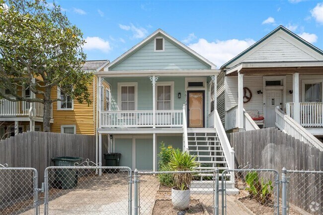 Building Photo - 1612 Ursuline St Rental