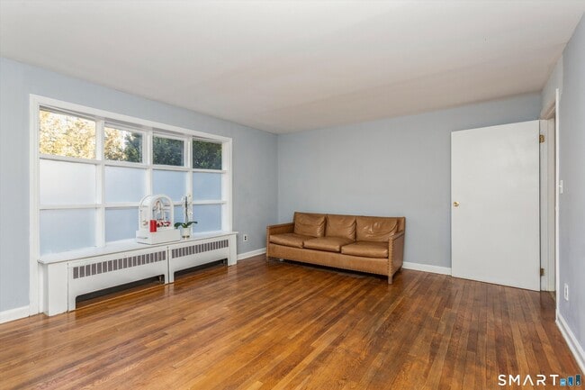 Photo - 8 Reynolds Pl