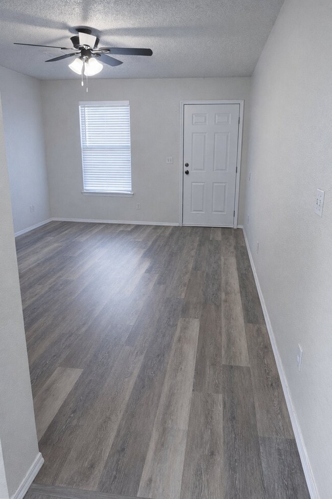 Photo - 1305 N Willow Dr