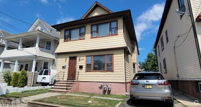 Building Photo - 16 Van Cleve Ave Unit 1 Rental