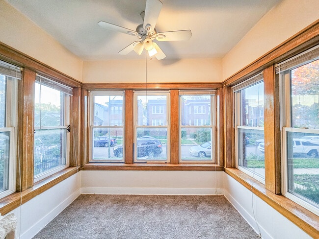 Photo - 3338 W Cullom Ave Unit 1