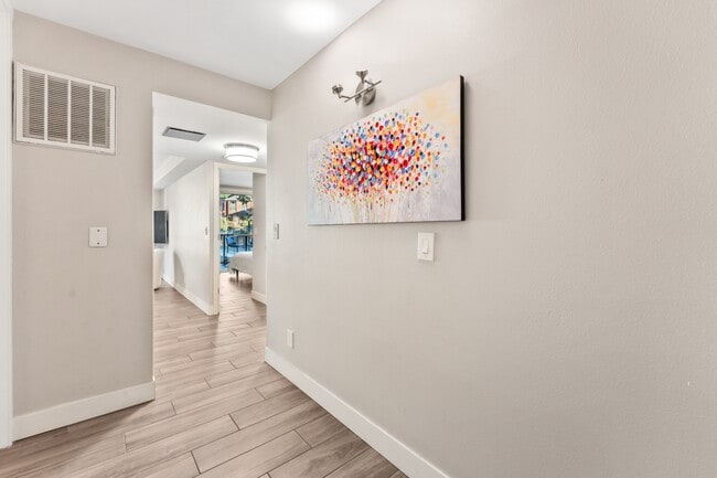 Photo - 688 McVey Ave