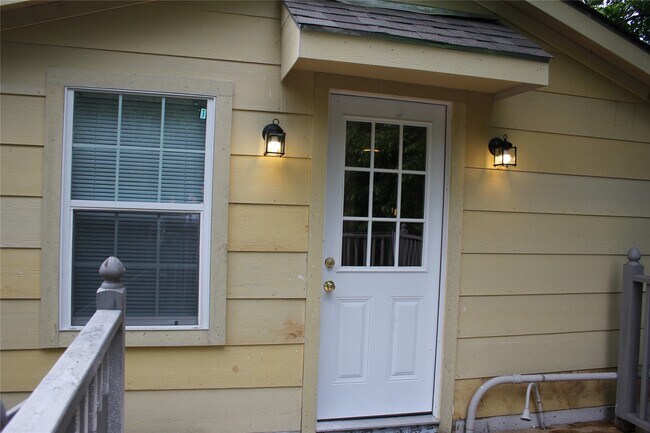 Building Photo - 7540 Ashburn St