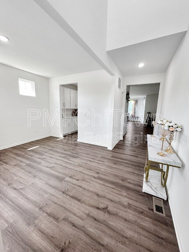 Photo - 765 Kentshire Cir