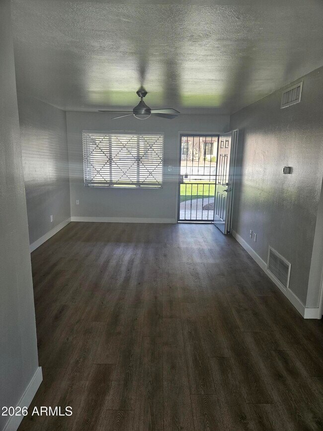 Photo - 521 W Maryland Ave Unidad 3