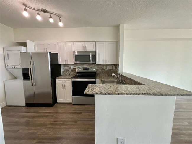 Photo - 16900 N Bay Rd Unidad 2609 Rental