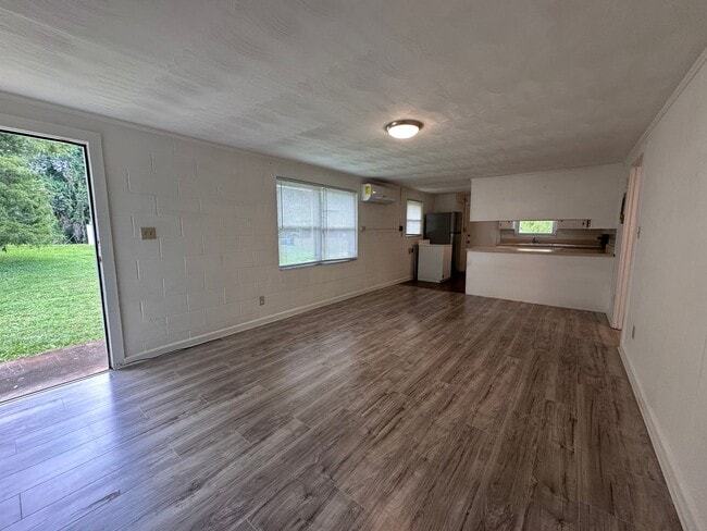 Photo - For Rent – $1,100/month | 2 Bed | 1 Bath Unit 2964 Old Shelby Rd