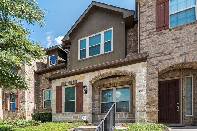 853 Whitehall Dr