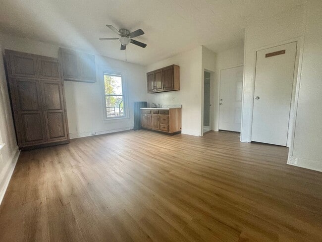 Photo - 145 Downs St Unit Apt 2