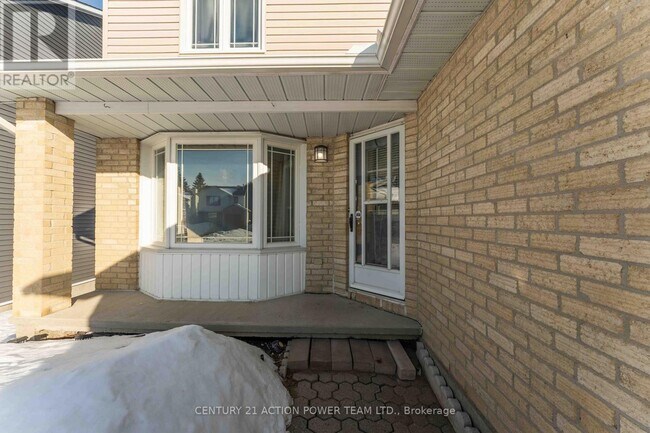 Photo - 1936 Longman Crescent