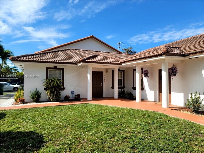 Building Photo - 7567 N Augusta Dr Unit Front