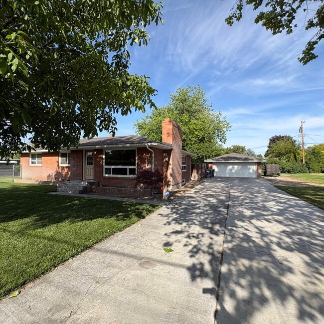 Photo - 821 N Rd 48