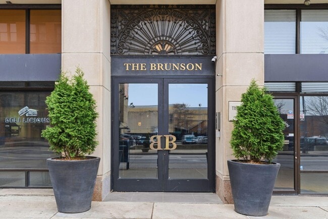 Building Photo - 145 N High St Unit 1001