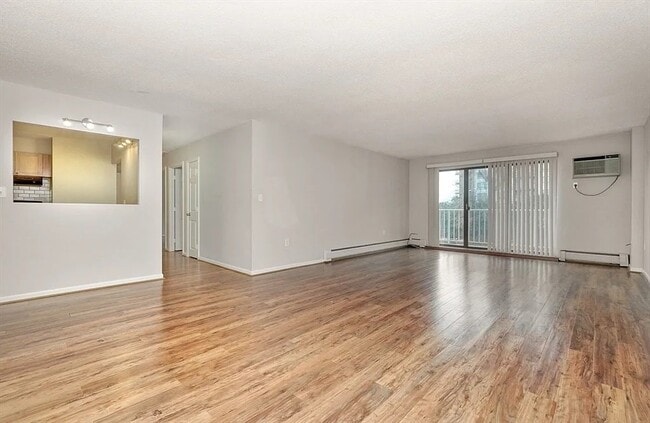 Building Photo - 131 Coolidge Ave Unit 123