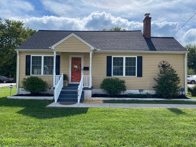 Welcome Home! - 418 S Maple St House