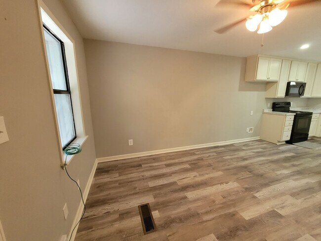 Photo - Sweet Gum Unidad Sweet Gum B