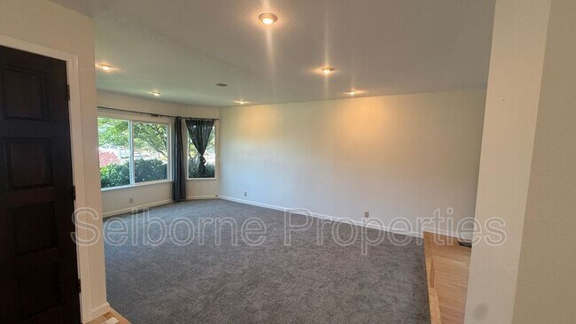 Photo - 6252 Ridgemont Dr