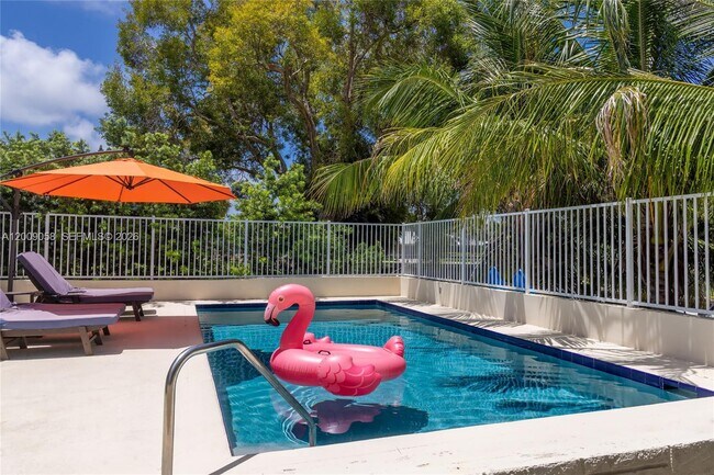 Photo - 155 SE 19th Ave