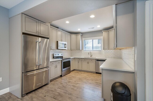 Photo - 4833 NE 11th Ave