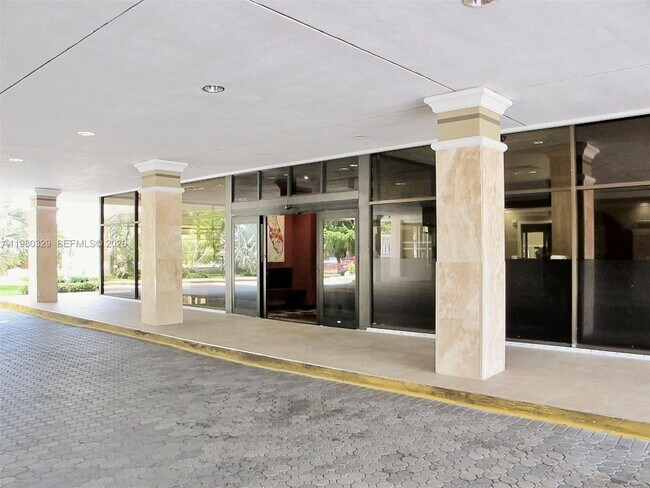 Photo - 400 Kings Point Dr Unit 812