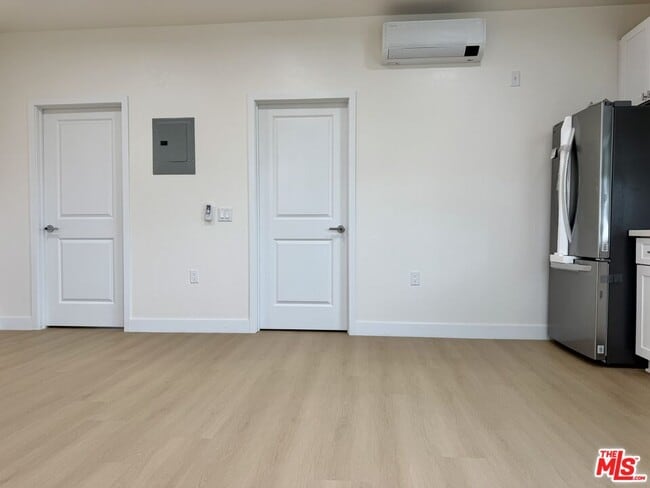235-235 1/2 N Chicago St Unit 235 1/2