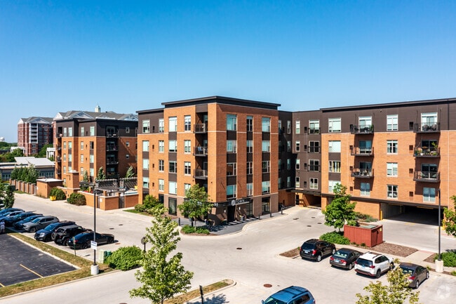 Building Photo - Uptown La Grange Rental