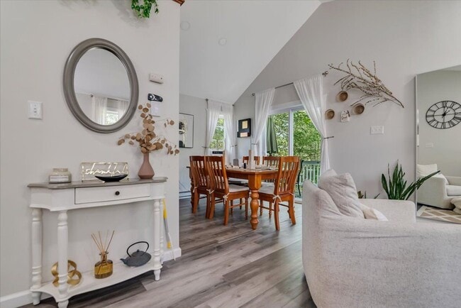 Photo - 9326 Fairmount Way