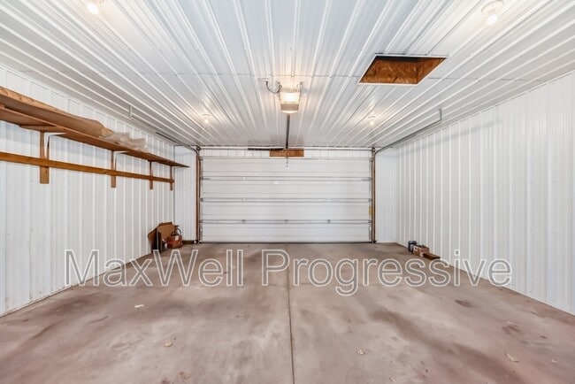 Photo - 9135-9213 213 St NW