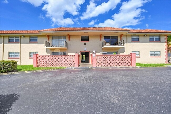 Building Photo - 11607 NW 29th St Unit 3B
