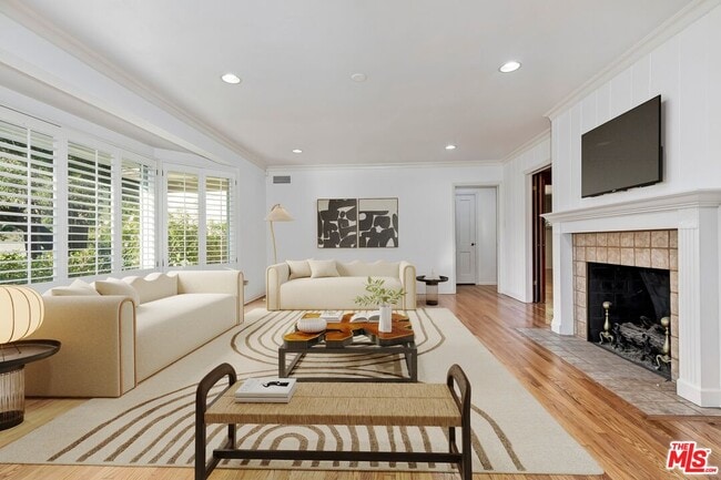 Photo - 3924 Woodfield Dr House