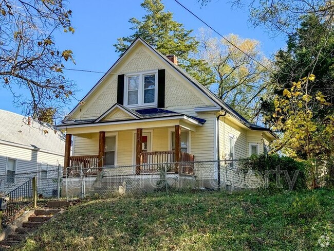 Building Photo - 105 S Fuller St Rental