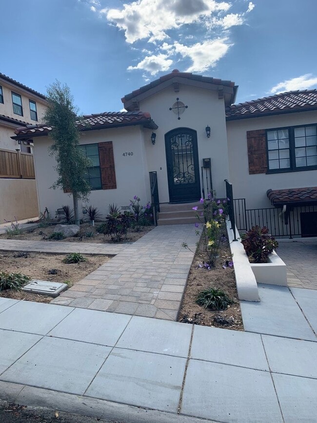 Building Photo - 4740 Hillcrest Ave Unit A