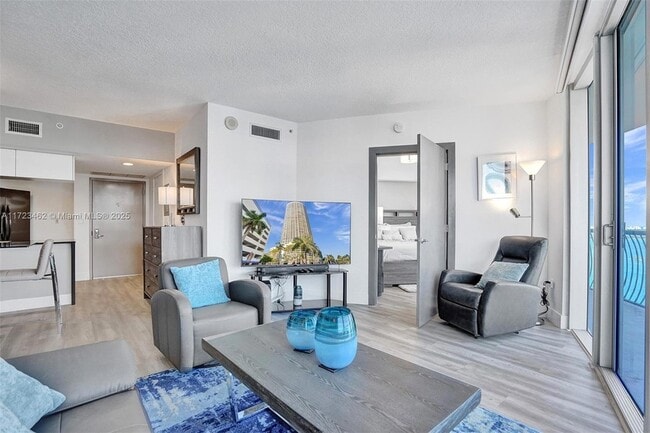 Photo - 1750 N Bayshore Dr Unit 3802