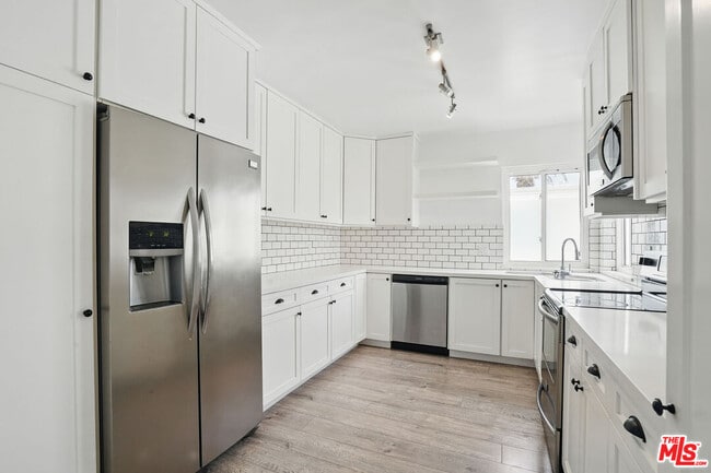 Building Photo - 930 3rd St Unit 303 Rental