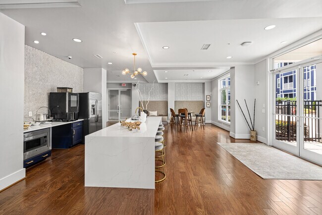 Level at 401 apartments — community photo