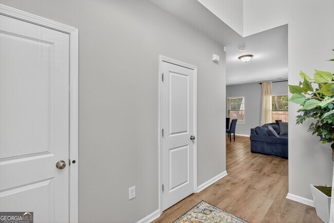 Photo - 3333 Cascade Parc Blvd SW