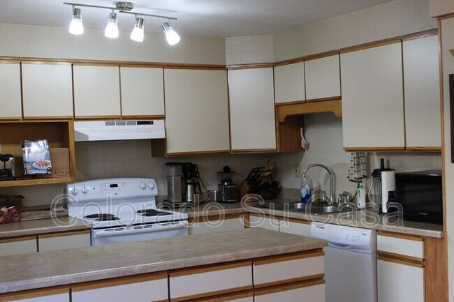 Photo - 360 W Rockrimmon Blvd