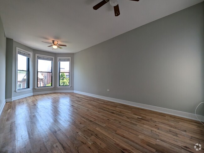 Building Photo - 627 W Oakdale Ave Rental