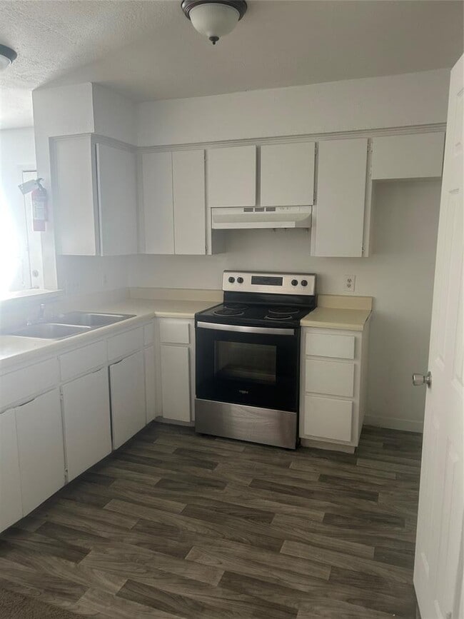 Photo - 1105 Westwood Ln