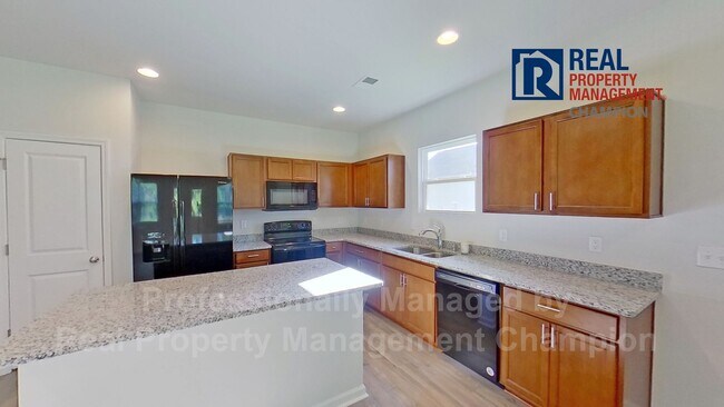 Photo - Beautiful Home with Spacious and Open Floorplan