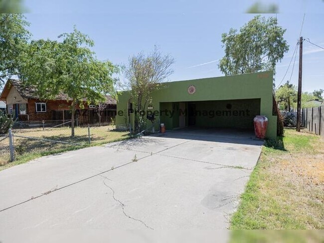 Building Photo - 1423 E Virginia Ave