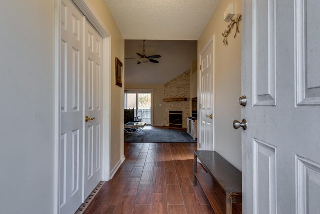 Photo - 128 Menzel St
