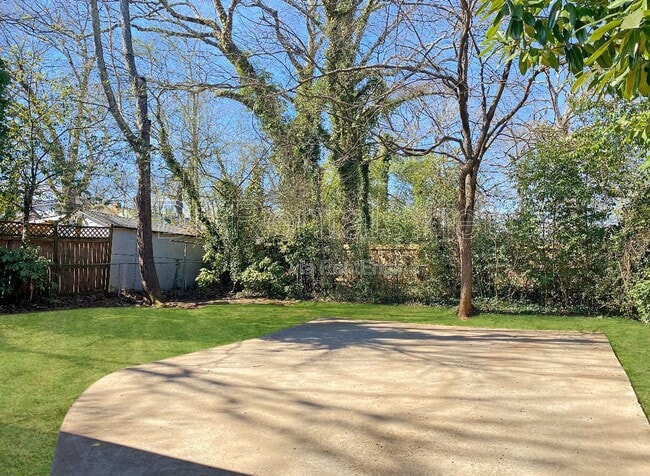Photo - 1739 Sylvan Rd SW