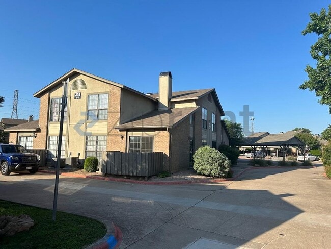 Photo - 334 W Harwood Rd