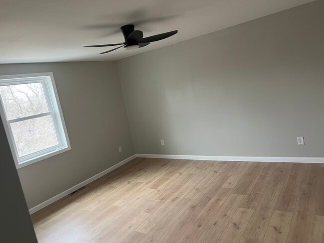 Photo - 137 Limerick Rd