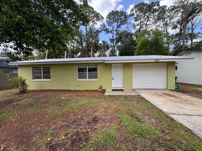 Building Photo - Updated 2 bedroom in South Daytona