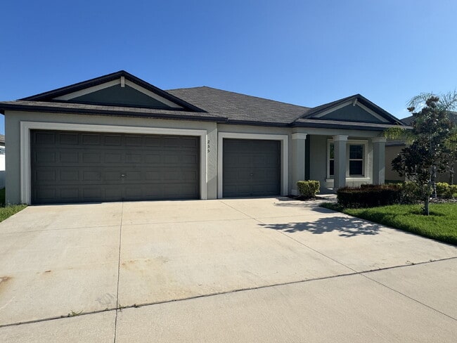 Building Photo - "Spacious 4-Bed Oasis with 2.5 Baths on Ra... Rental