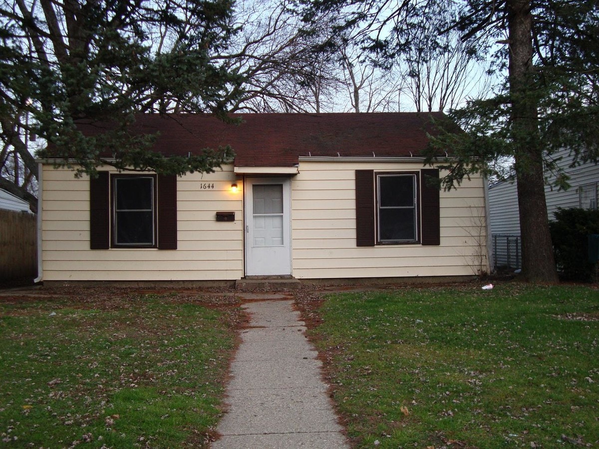 Photo - 1644 N Adams St