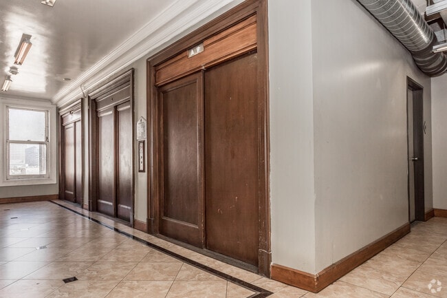 Elevator - Rosslyn Lofts Apartments