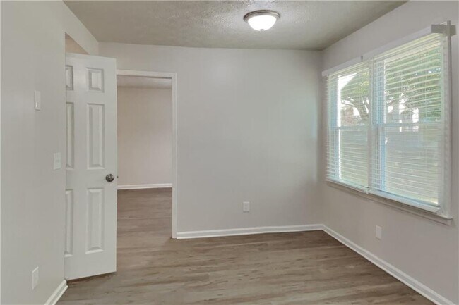 Photo - 1800 Baynard Ct NW